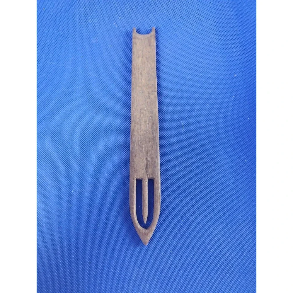 Antique Maine Nautical Hand Carved Primitive Wood Shuttle Fish Net Repair Tool